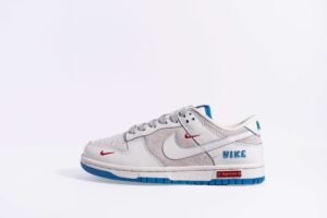 Nike SB Dunk Low & Supreme